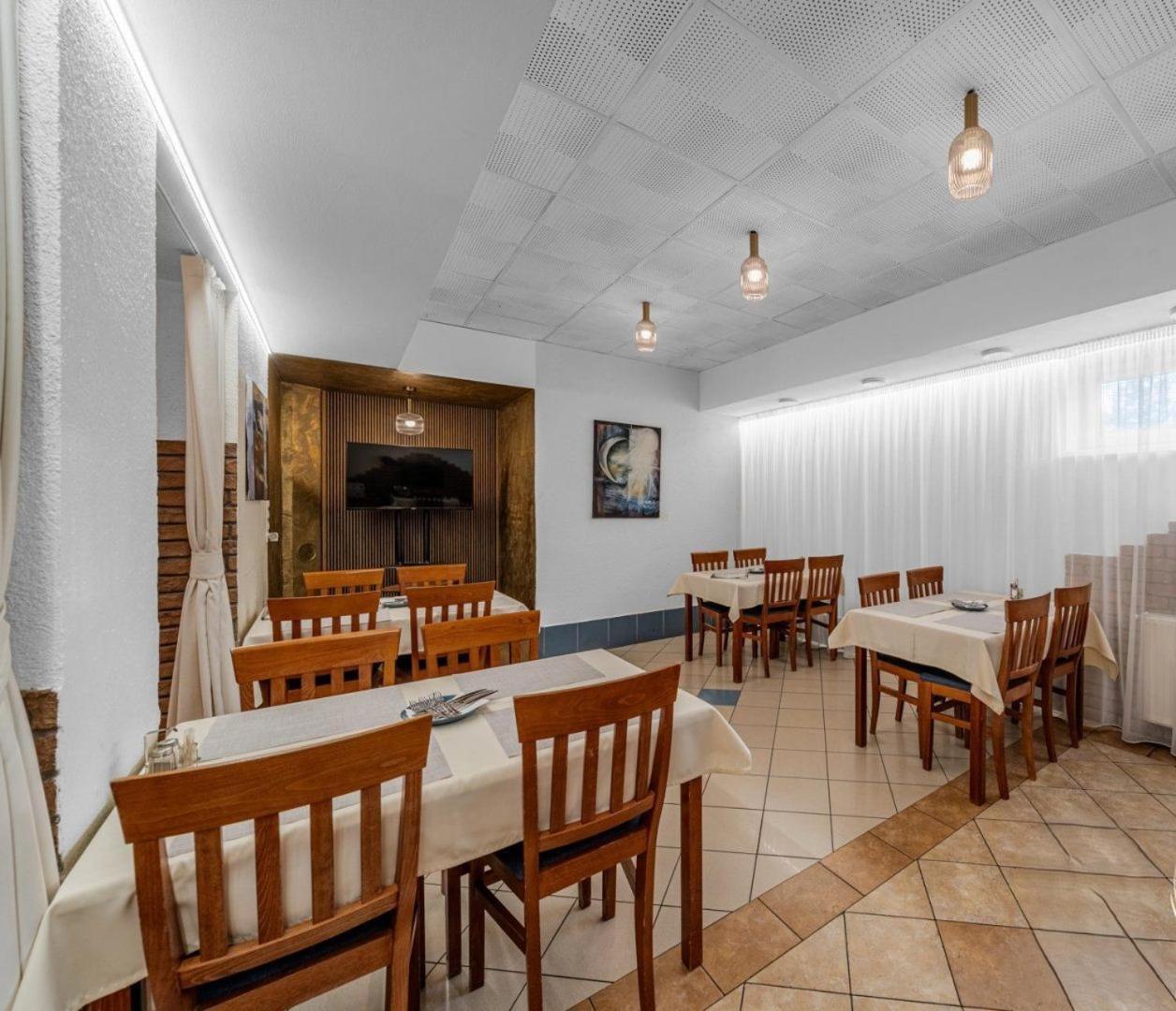 Raketa Residence, Restaurant & Hotel Prievidza Exterior photo